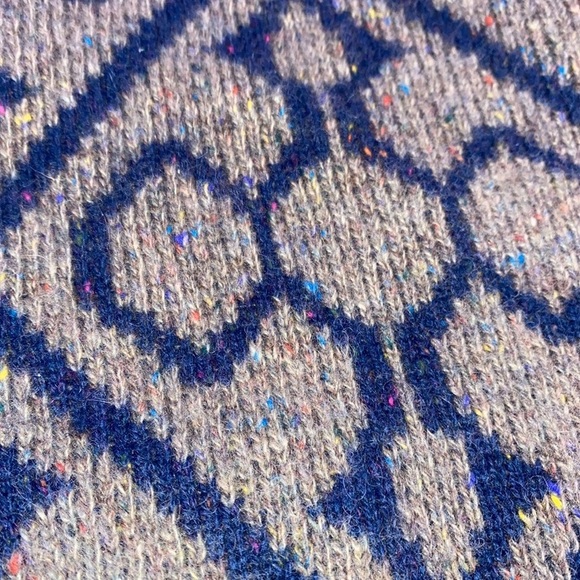 Diamond Cross Pattern Knit Sweater - Picture 3 of 3